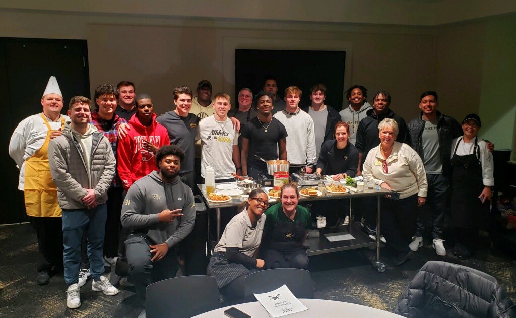 1st episode of “Cooking with the DEACS🏈” was a HUGE success! Thank you to @deacondining for a fun night of cooking. Tune in next week for the 2nd episode 😋 #DeacsInTheKitchen #MakingGains #FuelinTheDeacs #EarnedIt