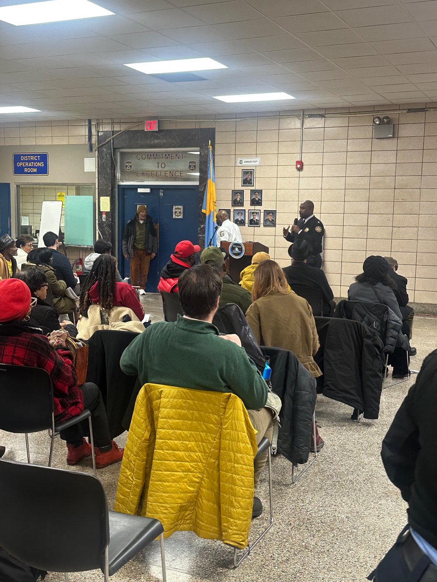 Great turnout at the 19th District’s Captain’s Townhall Meeting last night. Thanks to the Philadelphia Water Department and Sheriff’s Office for being in attendance and sharing important information with the community.