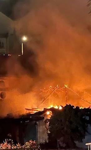 الاحتلال الاميركي يضرب العراق 
الموت لأمريكا وإسرائيل 
حمى الله المقاومة العراقية 💔
#العراق 
#الاحتلال_الاميركي