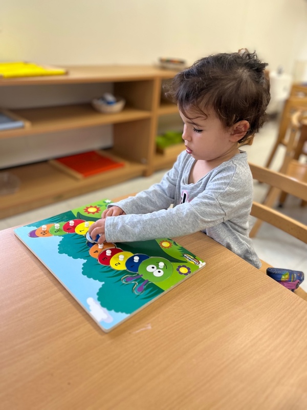 Montessori_SC's tweet photo. Our Montessori children are working hard and having fun this week. From puzzles to tracing, we're practicing our fine motor skills and smiling. 😊

#montessori #sanclemente #talega #preschool #fun #work https://t.co/VYJIF23pM5