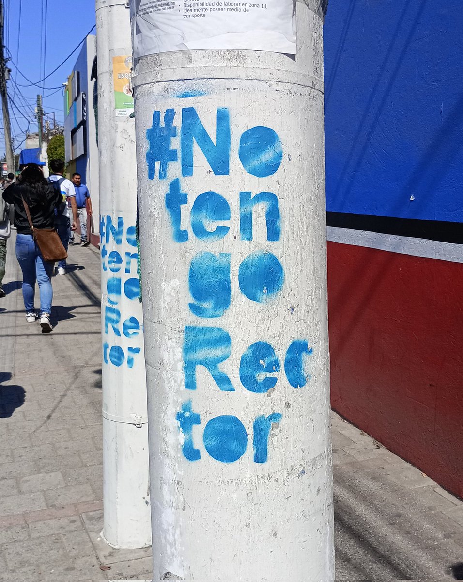 carmensstefany's tweet photo. Que bonito es ver estos Postes en la USAC
#NOTENGORECTOR 🖤 https://t.co/gSzBpsUSpC