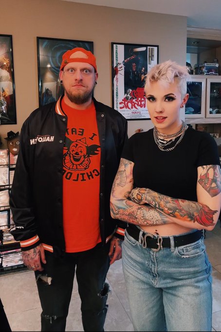 &ldquo;nah, we don&rsquo;t judge&rdquo;  @classiclowlife &amp; I: https://t.co/mKi02ydXPK<a class="tags" href="/tag/classiclowlife">@classiclowlife</a><a href="/tag/starwarsday"class="tags"><span>#starwarsday</span></a>