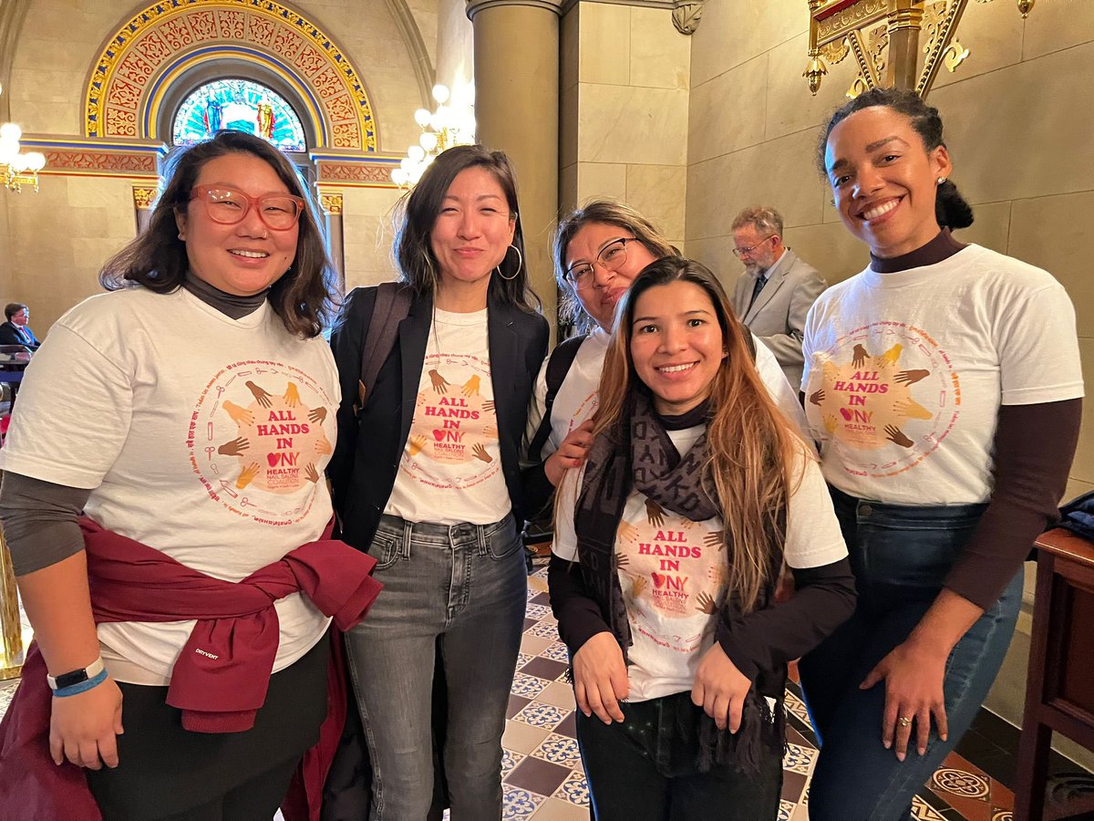 We’re out here in Albany! Nail salon worker leaders and organizers met with legislators today to push for the Nail Salon Min Standards Council Act 💅🏽🔥 Let’s come together for #allhandsin ✋🏽✋🏽✋🏽✋🏽