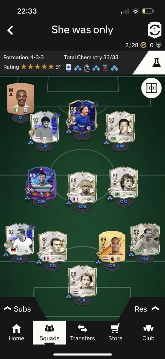 Samlax9's tweet photo. @FIFA22_INFO Is she worth doing to put in this midfield https://t.co/abEHblZZPh