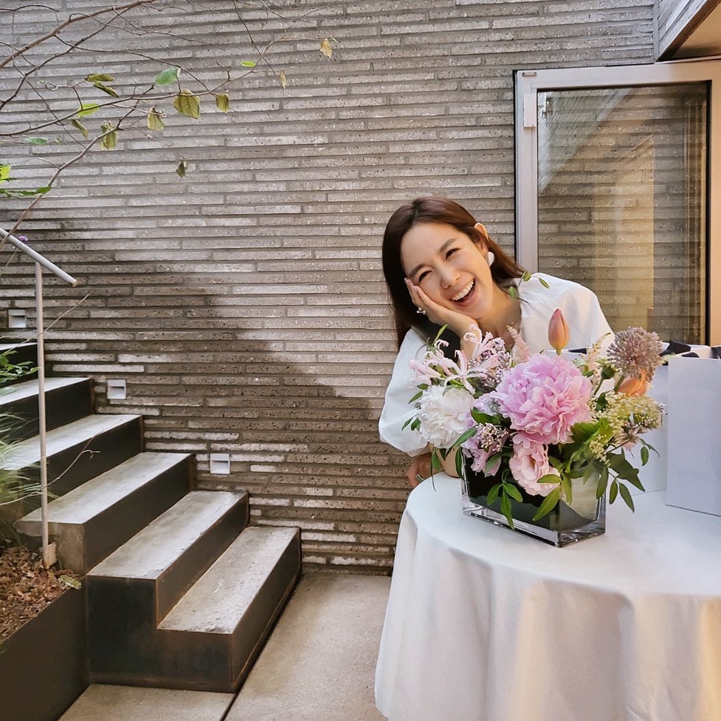 HomHom23919's tweet image. Happiness is my favorite accessory. 😊
#goodmood #USA 
#trend #happygirl