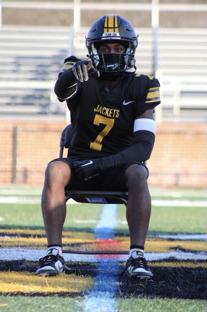 _TylerRivers's tweet photo. After a great visit and talk with Coach Arruza I’m blessed to receive my 6th offer from Randolph-Macon!!!
@TheProcess_MK @CoachEmmrich25 @JoeGlassRMC @InfoForge @carrd1994 https://t.co/4Z6D9LmSqO
