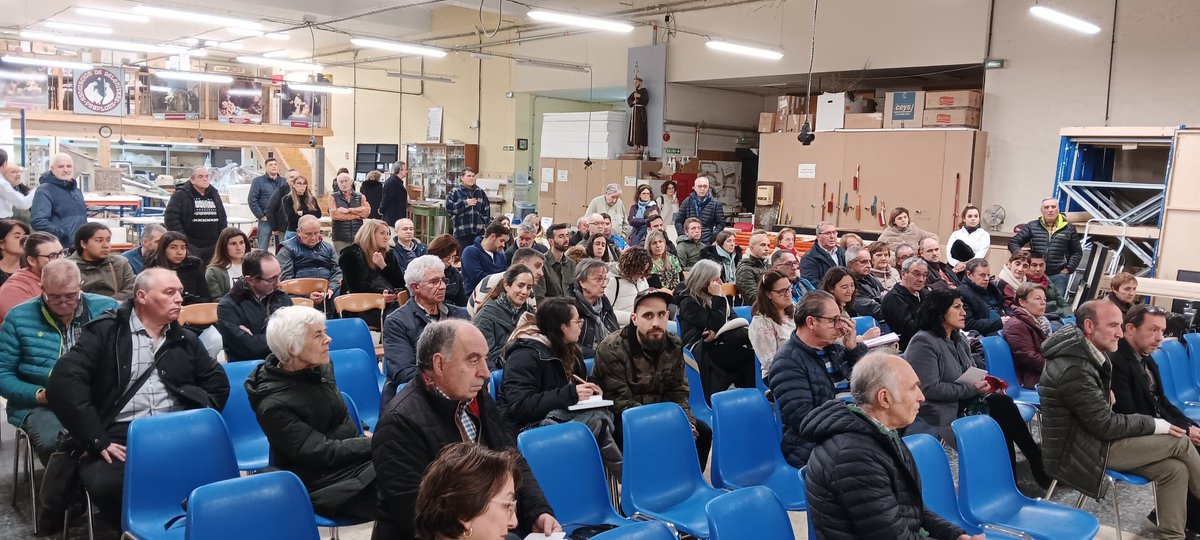 Comienzan los "Cursos Belenismo 2024" Reunión con los participantes, hacer grupos y turnos. Más de 100 preinscritos. <a href="/FEB_Belenistas/">FEB Belenistas</a> <a href="/pessebrescat/">Fed Cat Pessebristes</a> #Belenismo #Patrimonio #Cultural #Inmaterial