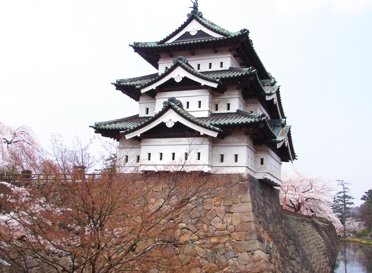 Travel_Session's tweet photo. A2- I could be mistaken, but I think ๐ฏ๐ต#Hirosake Castle is the oldest I've visited.
#TRLT https://t.co/BxpbRZJF7i