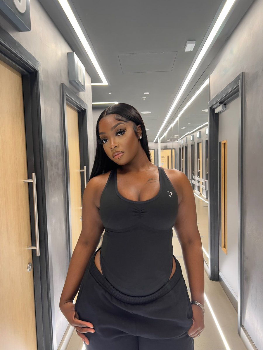 omolayo_ldn's tweet photo. star girl ⭐️ https://t.co/WmUWqt1DlP