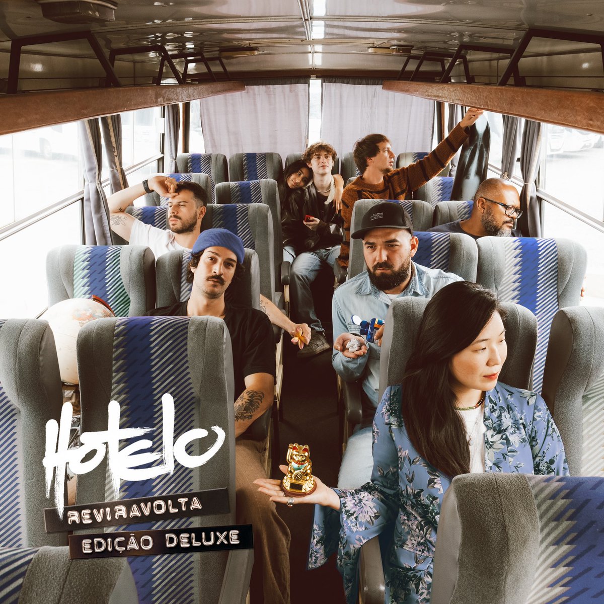 Exatamente 1 ano depois do lançamento nosso álbum Reviravolta vem aí um relançamento com 5 faixas bônus. Tamo feliz pacarai em botar no mundo essa belezinha. Pre-save tá disponível e vambora ❤️‍🔥🤘🏻 26/01 - REVIRAVOLTA Deluxe.