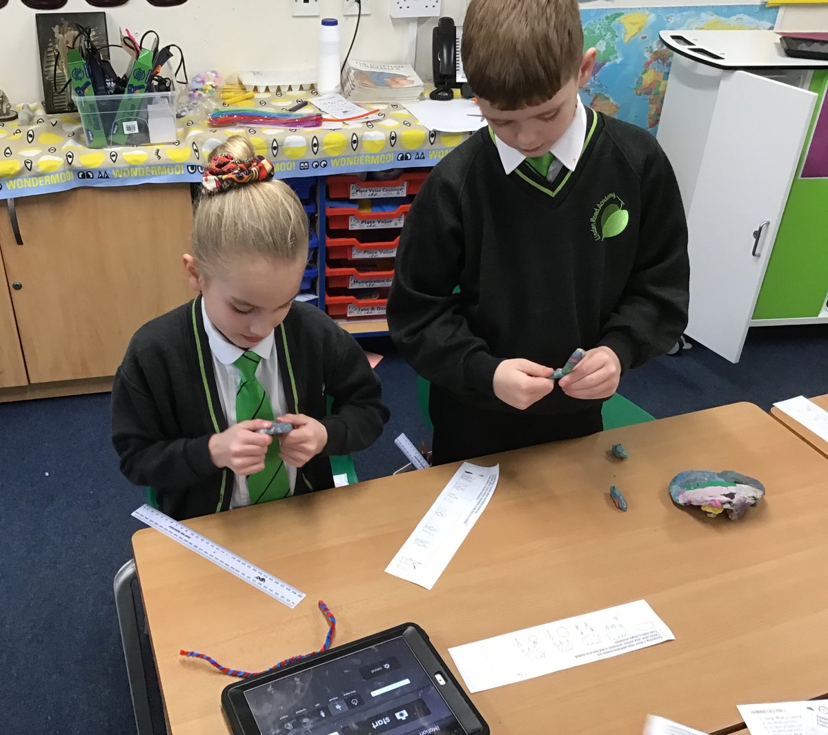 LindenRDCedar's tweet photo. We had great fun, cooperation and lots of learning starting our IMotion stop animation ideas in our computing session.
#Lindencomputing #Lindenlearning ๐ฉโ๐ป๐ฅ๏ธโจ๏ธ๐ป๐พ https://t.co/pobEd84Jtk