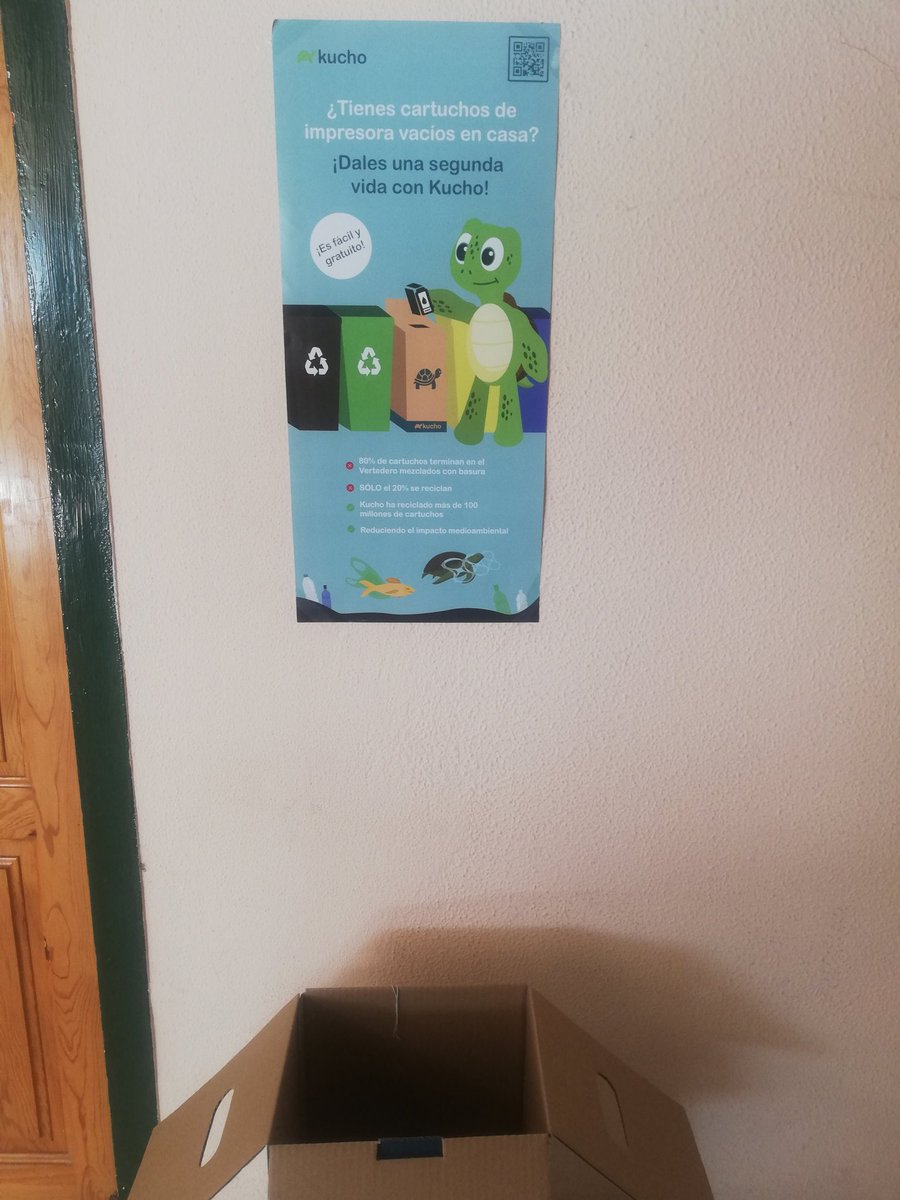 En nuestro centro el reciclaje se hace presente con Kucho, aquí tenemos un punto que os mostramos de reciclaje de cartuchos de tinta usados.  #reciclajecreativo