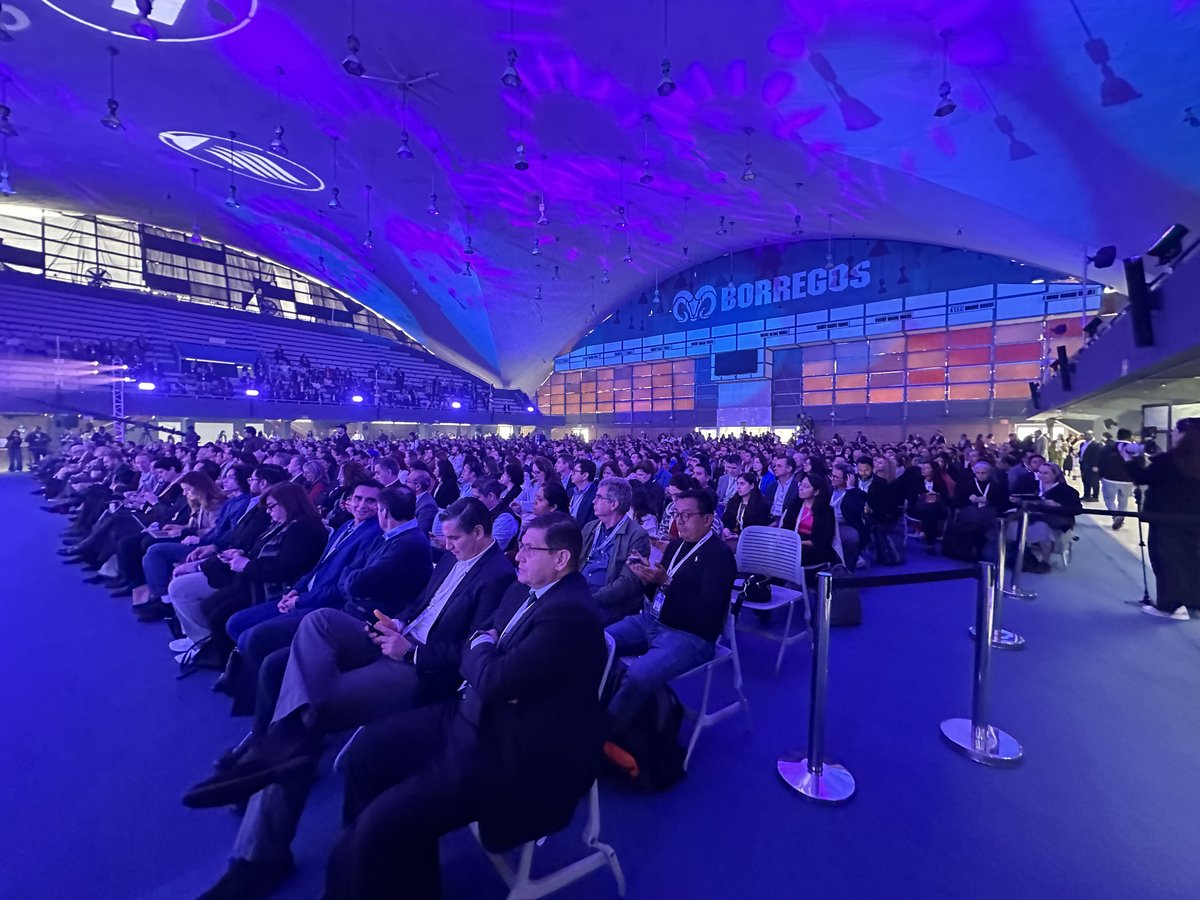 Con +3mil asistentes de +30 países arrancamos en <a href="/TecdeMonterrey/">Tecnológico de Monterrey</a> el #IFEConference “Educación en la era de la Inteligencia Artificial” para reflexionar sobre las tendencias y prácticas que revolucionan el mundo de la educación. 23 a 25 de enero. ciie.itesm.mx/es/programa-ge…