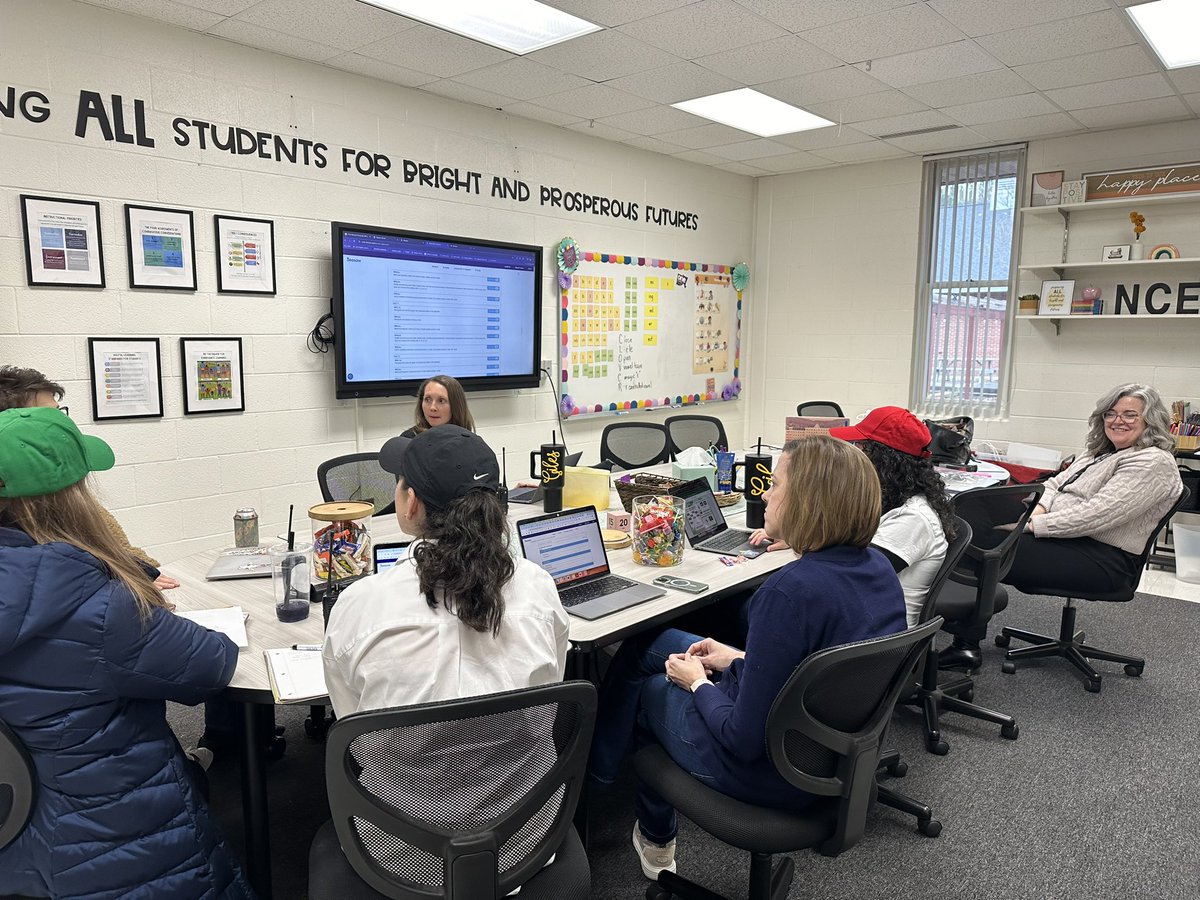 outofrenewals's tweet image. It feels good to be home at @north_chatham to talk about the new things in  @Seesaw #CCSDigitalLearning #CCSASIS