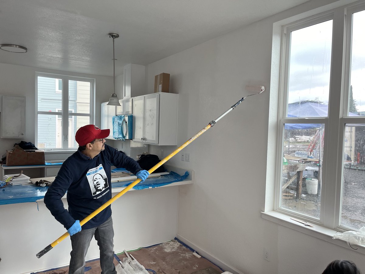 Thank you to our volunteers who partnered with @handsonbayarea and @HabitatEBSV over the weekend, painting and helping prep townhomes at Esperanza Place in Walnut Creek. #MLKDay