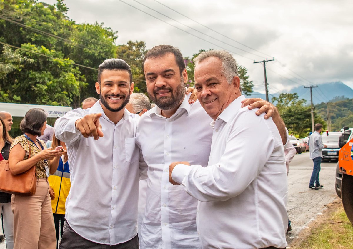 Governador Claudio Castro e Brazão o mandante que é líder de um poderoso grupo político da zona oeste do Rio, berço das milícias cariocas onde os Bolsonaros são preferidos
Alguma dúvida que o RJ é governado por miliciano?