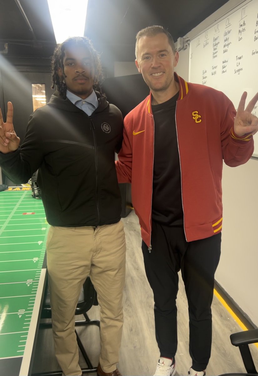 david4degraff's tweet image. ✌🏾#FightOn @LincolnRiley
