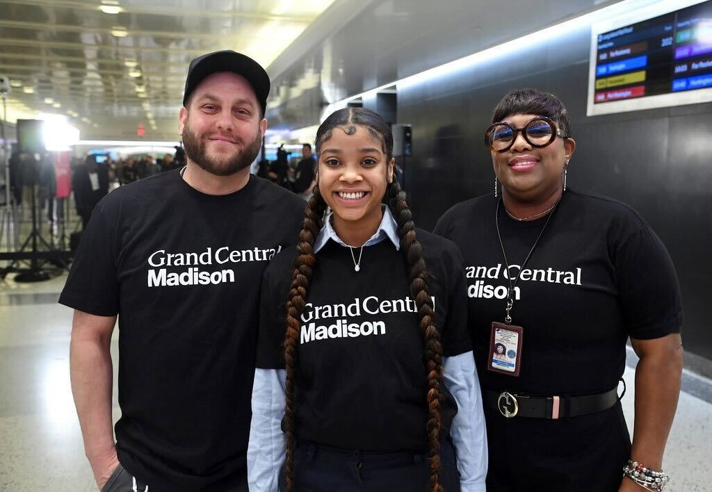 LIRR's tweet photo. Today we celebrated the one-year anniversary of Grand Central Madison! 🎉

With more LIRR service and connections to Metro-North and the subway, our east side terminal has greatly enhanced the way we travel in and around New York.