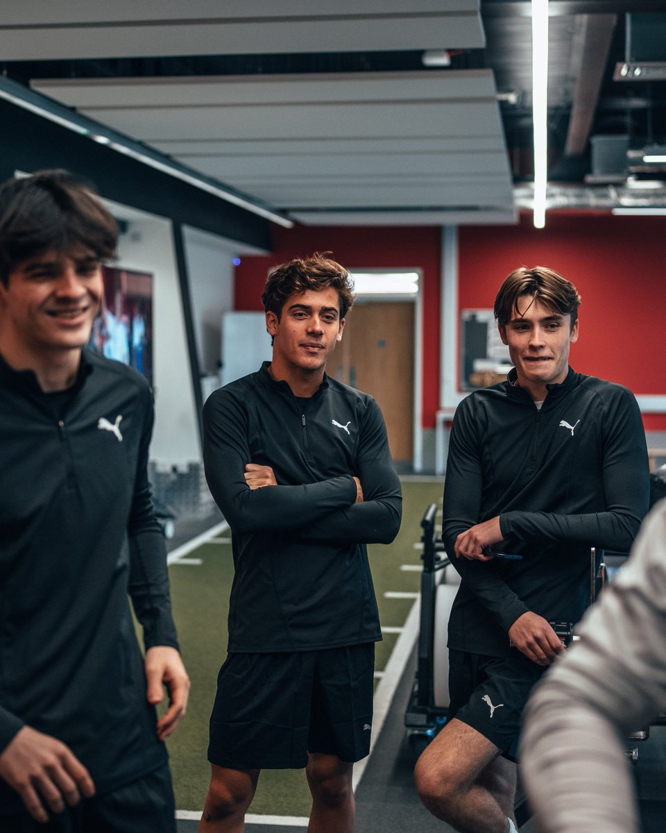 📸🇦🇷 @FranColapinto en el campamento de pretemporada,  para los pilotos de la Academia de @WilliamsRacing.

#WeAreWilliams