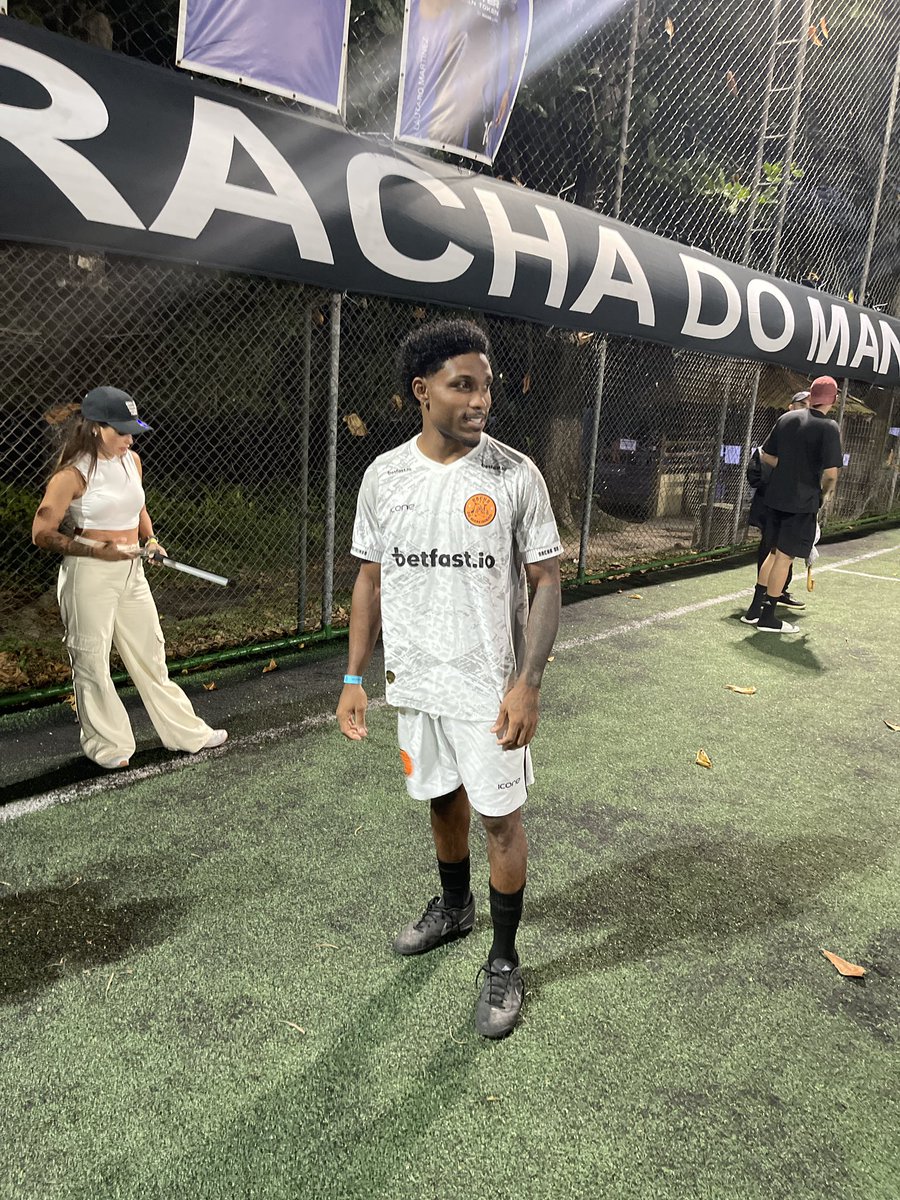 vitindatorcida's tweet photo. Jogar do seu lado fica fácil cheff 🧠👑🔥🚀@McPozedorodo #rachadomcmanerinho https://t.co/EBYtgJ6Lgv