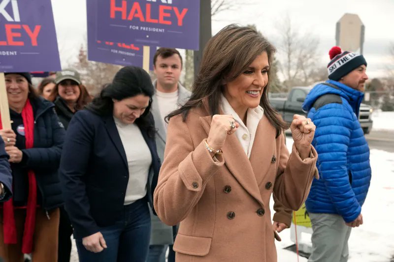 1010WINS's tweet image. Nikki Haley vows to stay in GOP race as Trump seeks commanding victory in New Hampshire #NHPrimary bit.ly/3S7mLlL