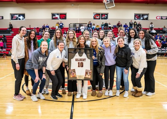 Congrats to Ava Hawthorne for being honored with her jersey last night at Gilbert High School!

#BeBlue
