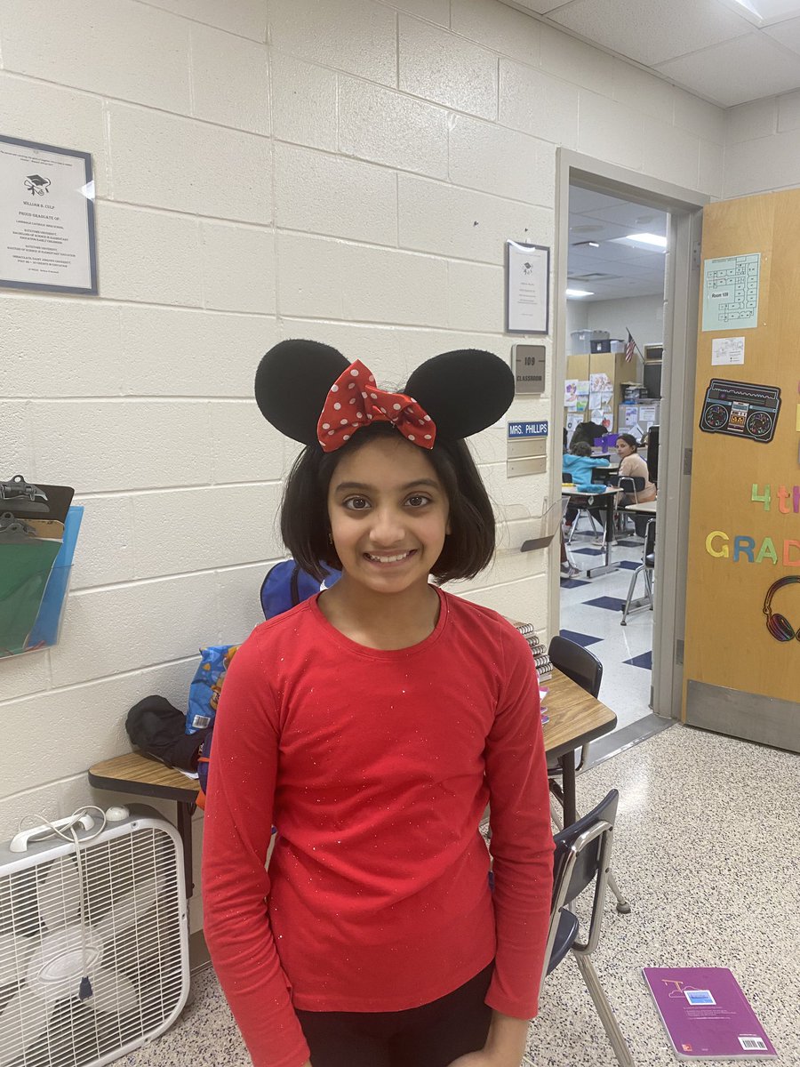 Hausemanupe's tweet photo. Kind Characters on Disney Day! #TheGreatKindnessChallenge
@Hausemanupe https://t.co/fRZkYZSbwu