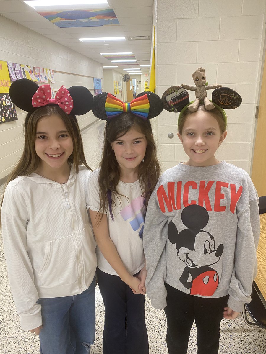 Hausemanupe's tweet photo. Kind Characters on Disney Day! #TheGreatKindnessChallenge
@Hausemanupe https://t.co/fRZkYZSbwu