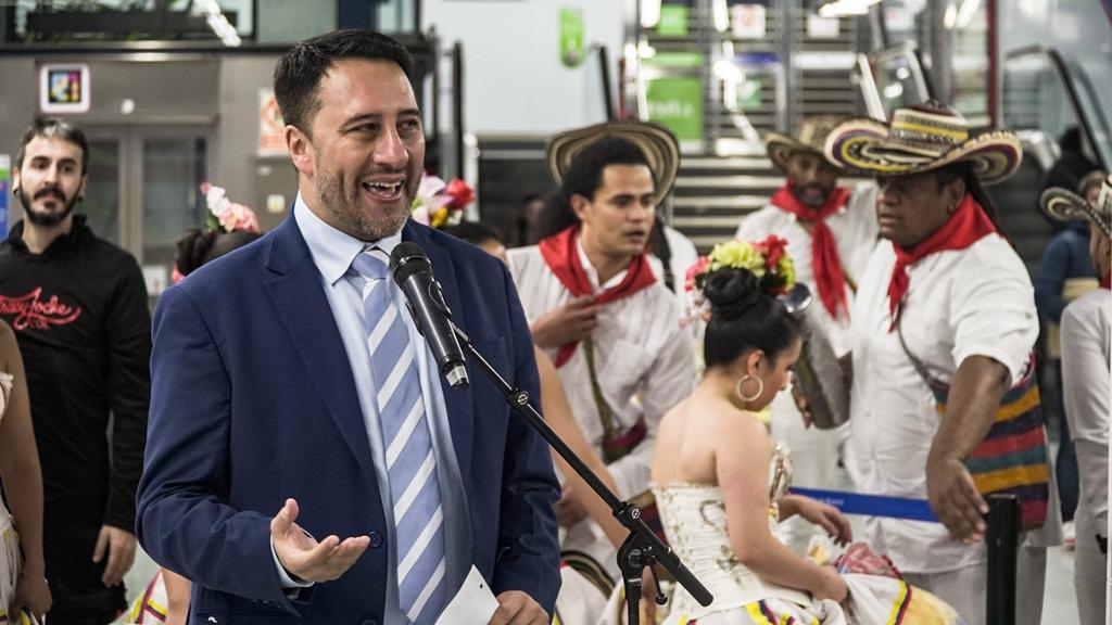 #ElPaísDeLaBelleza presente en la estación Colombia del Metro de Madrid y la Plaza Callao durante la semana de <a href="/fitur_madrid/">FITUR</a> 2024. Una invitación a viajeros españoles y demás visitantes para dejarse transformar por nuestros paisajes naturales, diversidad cultural y riqueza