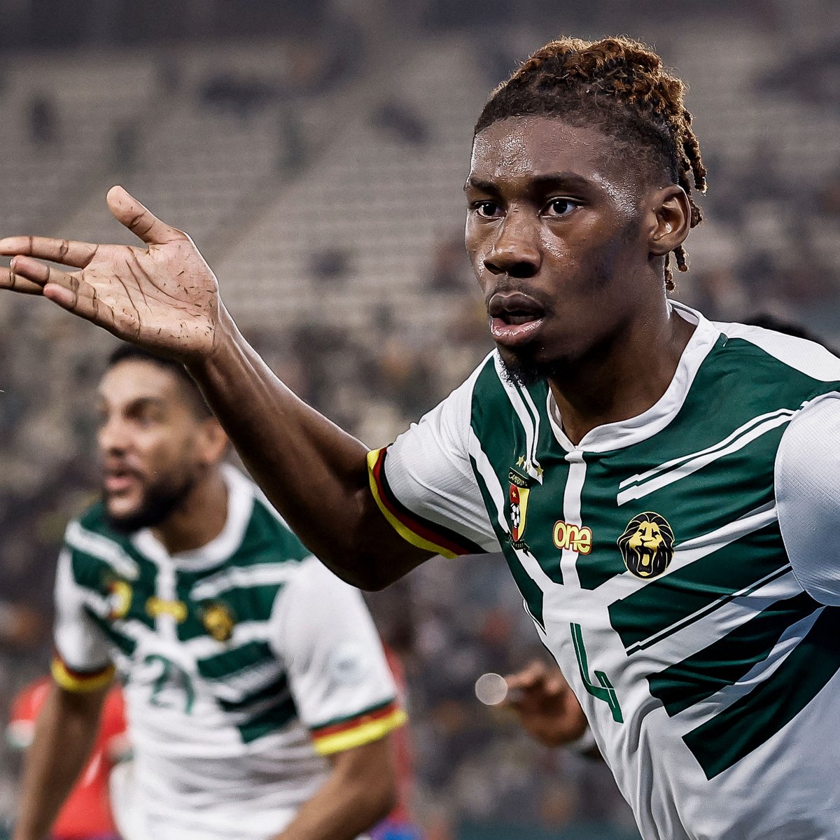 brfootball's tweet image. Cameroon trailed Gambia 2-1 in the 85th minute and were on the brink of elimination from AFCON.
They scored in the 85th and 91st minute to book their spot in the knockouts 😤