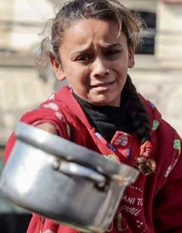Tüm dünyanın gözü önünde soykırımla beraber açlığa terk edilmiş insanlar için haykırmak zorundayız. #GazaStarving