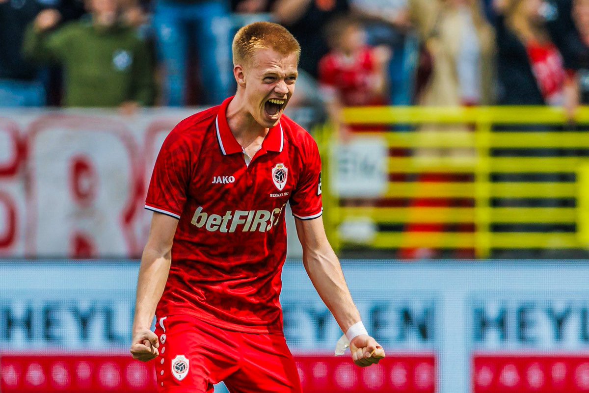 eurofootcom's tweet photo. 🚨🇧🇪 Atléti reach agreement to sign Arthur Vermeeren (18) from Antwerp for €27m, reports @niels_27/@HLN_BE! 

Big midfield talent progressing towards La Liga move! 🌟 https://t.co/P619OqGT96