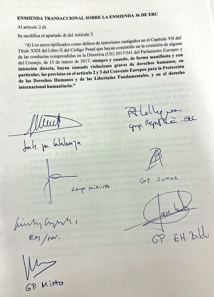JosemaVallejo's tweet image. El gobierno dice que, si pones una bomba en la torre de un aeropuerto y suspendes la navegación aérea mundial, no es terrorismo porque "no has violado manifiestamente los Derechos Humanos".

¿Y si, por eso, se estrella un avión? 

Tampoco, porque no tenías "intención directa".