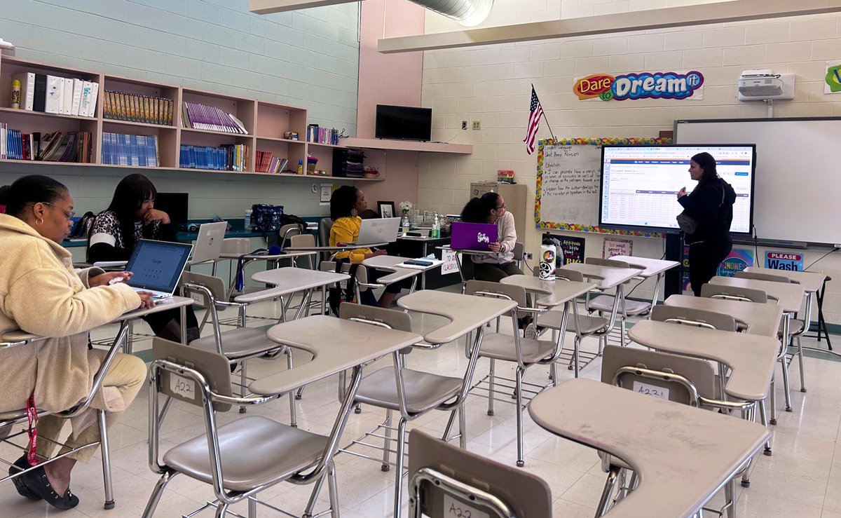 LatreiciaAllen's tweet photo. Great discussions today during our PLC meetings! #JGMSPirates #anchoredinexcellence https://t.co/VVu4kx9KpT