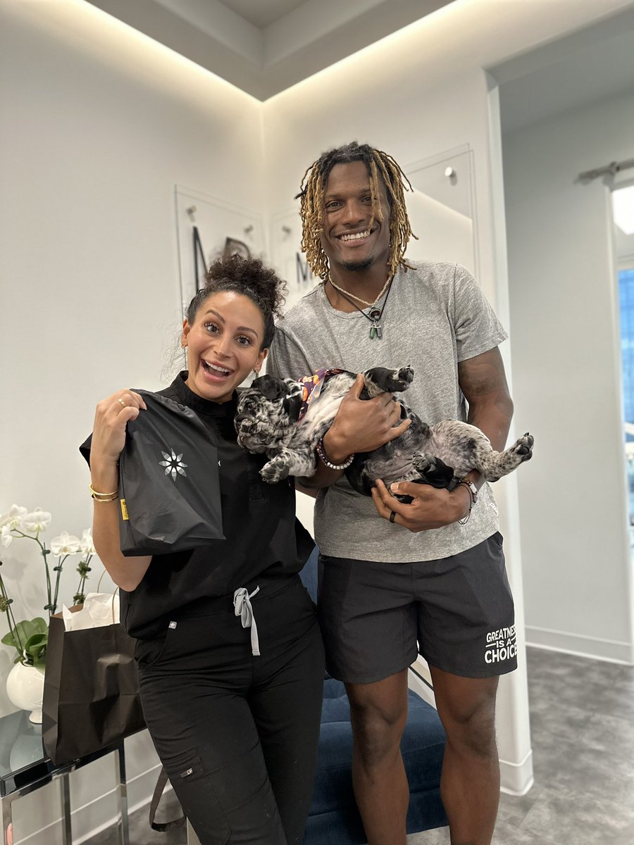 AdrianColbert27's tweet photo. Thanks @the_doctor_shaggy !
My teammates don’t even realize how often I’m wearing my @invisalign aligners in the gym or on the field—the results are noticeable, but the aligners aren’t! #invisalignsmiles #ad #invisalignsmile https://t.co/nCp88tKenF