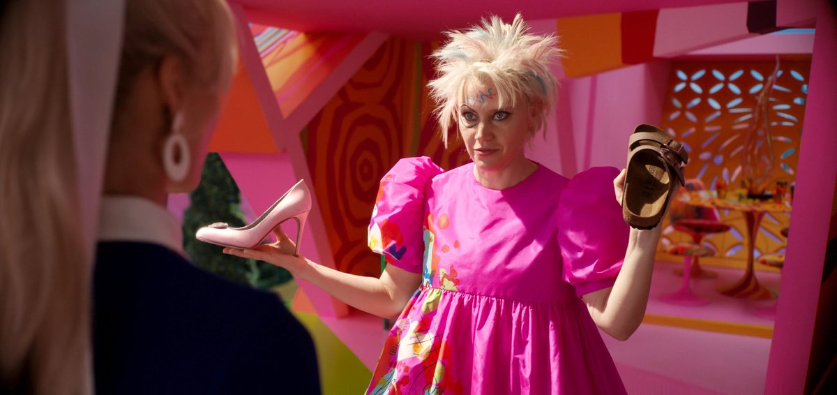 jessicatrumpler's tweet photo. You’re telling me hair and makeup wasn’t a secured Oscar for Barbie for Weird Barbie alone? https://t.co/Om9yMzCPg1