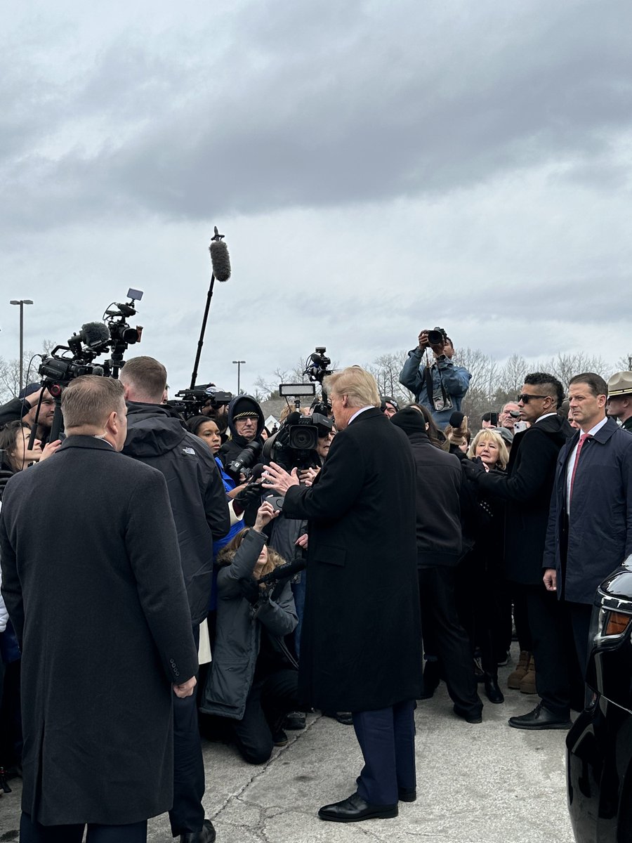 Absolute scenes at a polling place in Londonderry, NH! <a href="/realDonaldTrump/">Donald J. Trump</a>
