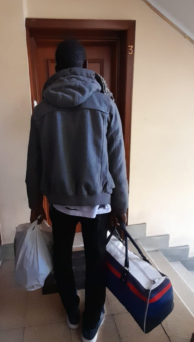 IsaMartinez53's tweet photo. "Porque fui forastero y me acogisteis... " ¡¡¡Bienvenido Bily!!! #ProgramaInmigrantes #EstaEsTuCasa #EstasSonTusLlaves
Y siempre nos cuesta despedir al que finaliza su etapa con nosotros ¡suerte Islam!! Nos seguimos encontrando en @ValenciaCaritas
#AquiLateUnCorazón https://t.co/YOTbnLW2uD