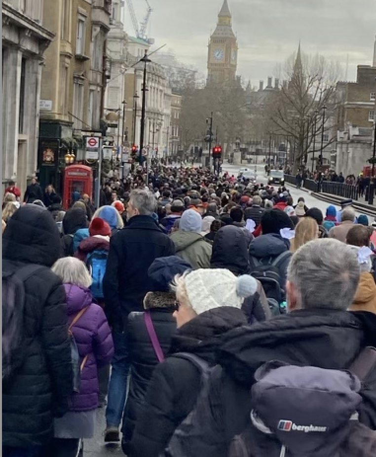 Powerful silent peace walking meditation for nonviolence, reconciliation &amp; justice. 11 faith group reps led the walk
#peace #peaceiseverystep <a href="/BrahmaKumarisUK/">Brahma Kumaris UK</a> <a href="/PlumVillage/">Plum Village</a> @plumvillageuk