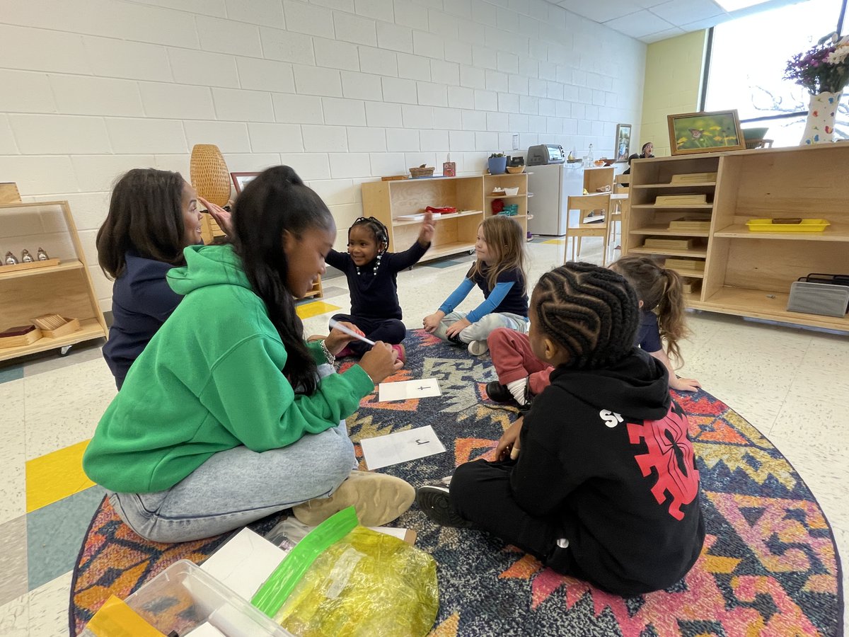 Exploring the science of reading is a great way to start the day! We had so much fun visiting @LeeMontessori East End campus today. The students were so excited to show off what they’ve learned in their hands-on learning environment. 📚 #LiteracyMatters