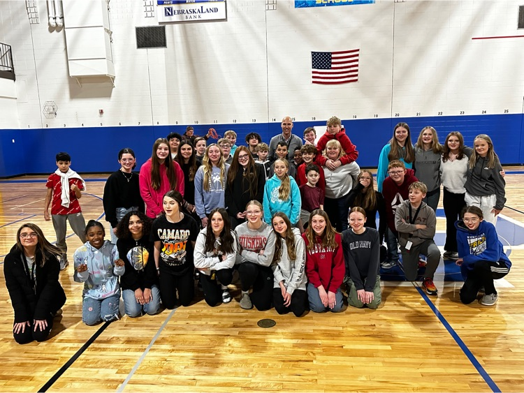AdamsMSBulldogs's tweet photo. Adams Middle School students had the privilege today to watch a  GREAT presentation by Mark Leinweaver who spoke on "Why Character Matters! https://t.co/4hvDjzYXp2
