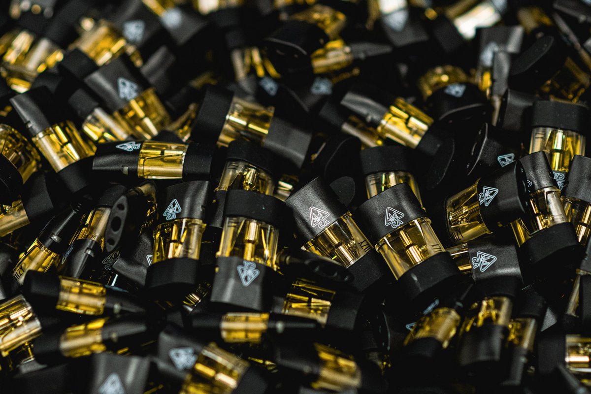 HOW MANY PODS ARE IN THIS PHOTO? 
first person to respond with the correct answer gets the glass ashtray from our STIIIZY 4 THE CULTURE collection that is no longer available 😈 *see thread for item. 21+ US SHIPPING ONLY