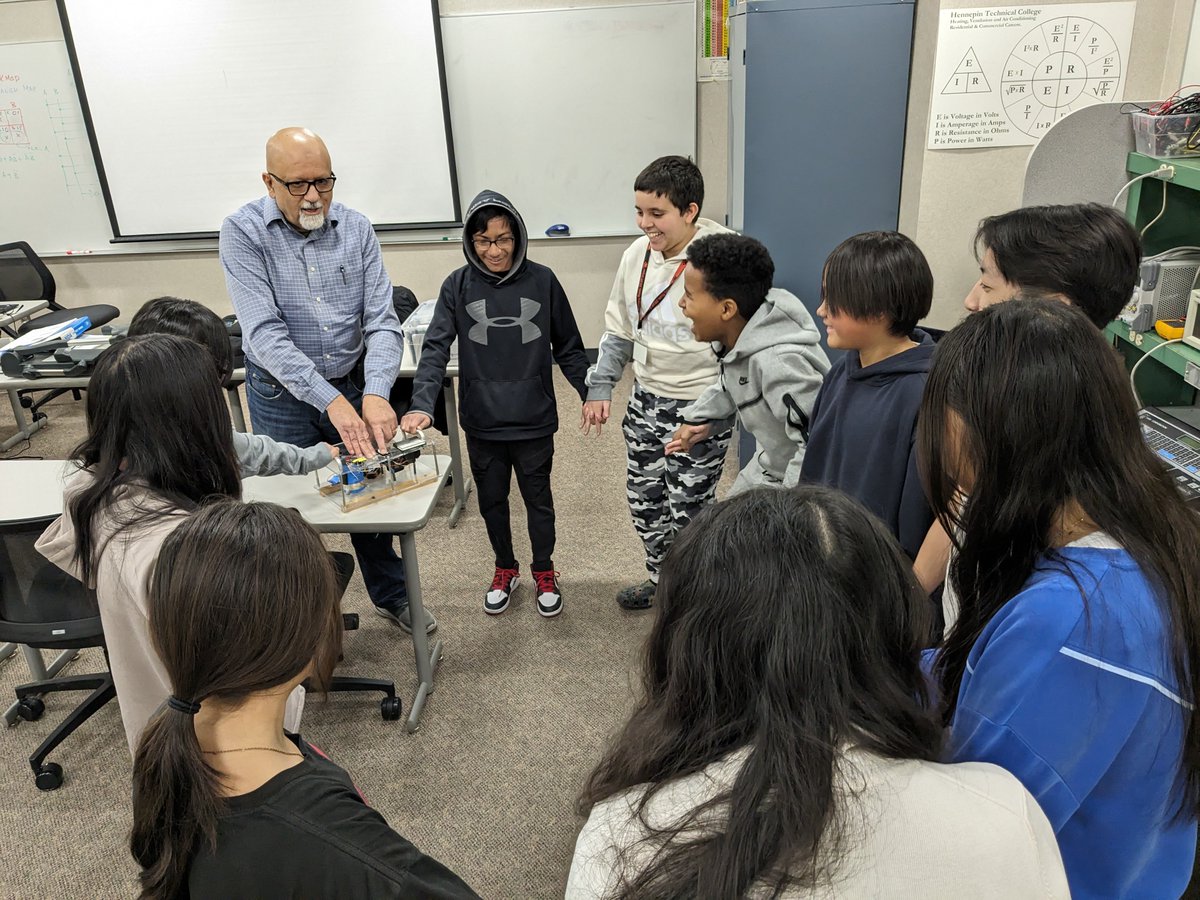 bmssteam's tweet image. 7th grade AVID students visited Hennepin Technical College to learn about the many exciting two year programs that they offer. #bmssteambulldogs #FutureReadySkills #AVIDstudents #CollegeAndCareerReady