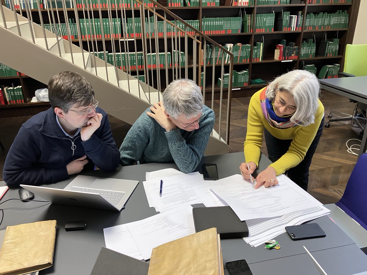 Pellicierbooks's tweet photo. First day of our productive and challenging meeting dealing with the cataloguing description of #Greek #manuscripts belonging to Guillaume Pellicier #PellicierProject at ⁦@stabiberlin⁩ with ⁦@RMPiccione⁩ ⁦@sdkz6⁩ and Richard Gartner ⁦@Warburg_News⁩ https://t.co/fTfJ0L2HcY