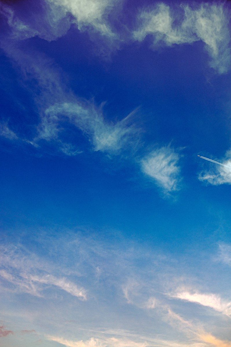 YvetteLouise_'s tweet photo. I believe in God, but not as one thing, not as an old man in the sky. I believe that what people call God is something in all of us.
-John Lennon 

Airplane minimal sky 📸
YL 

#sky #clouds #Airplane #spotthe #photograghy #skyphoto https://t.co/4YnWQBQafQ