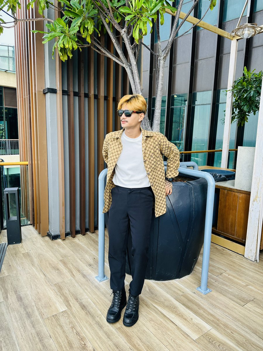 လူတယောက်ဆီက အချစ်ကို တောင်တနေမိတယ် #အချစ်စစ်လိုအပ့်နေသူ 
#ต้องการความรักอยู่นะครับ  #มีใครสนใจก็ทักมาได้นะครับ$$$$