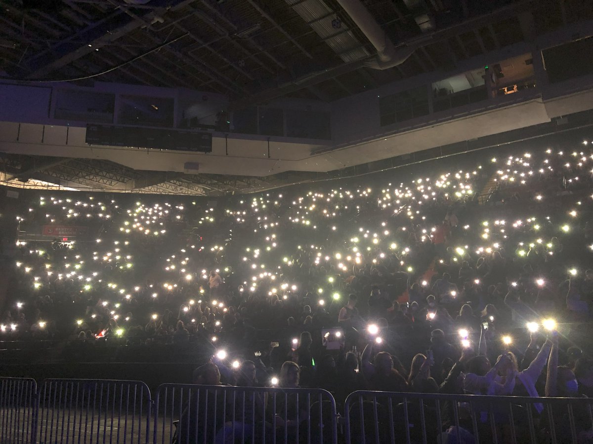 Mandums's tweet photo. @AvrilLavigne @simpleplan Ottawa 2022!!!  Sadly, of all the concerts I've seen, Simple Plan is STILL on my bucket list!!! https://t.co/Bj1sWbfuUF