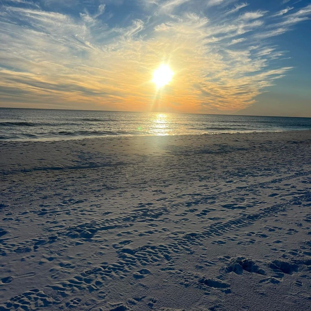 Savoring the sunsets and sugar-white sands of Santa Rosa Beach, where every moment feels like a holiday escape. 🏖️☀️

: <a href="/arce/">Arce</a>.irina

#miramarbeach #florida #sunset #beachvibes #destinflorida #emeraldcoast #homedesign #homeinterior #floridalife #design #Destin #30A #MiramarBeach