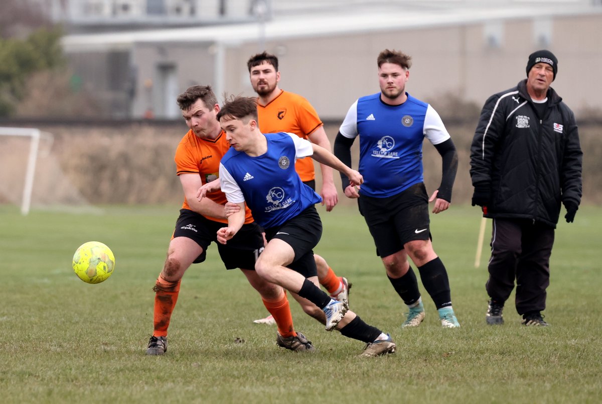 ParksFooty's tweet photo. Division 3 @the_portsmouth match at #farlington 21.1.24
@AFCFarlington v @padnell_fc 
2nd half pics at
https://t.co/WaKcKEXTZ7

#parksfootball #grassrootsfootball #sundayleaguephotos https://t.co/q3cZSn8Xud