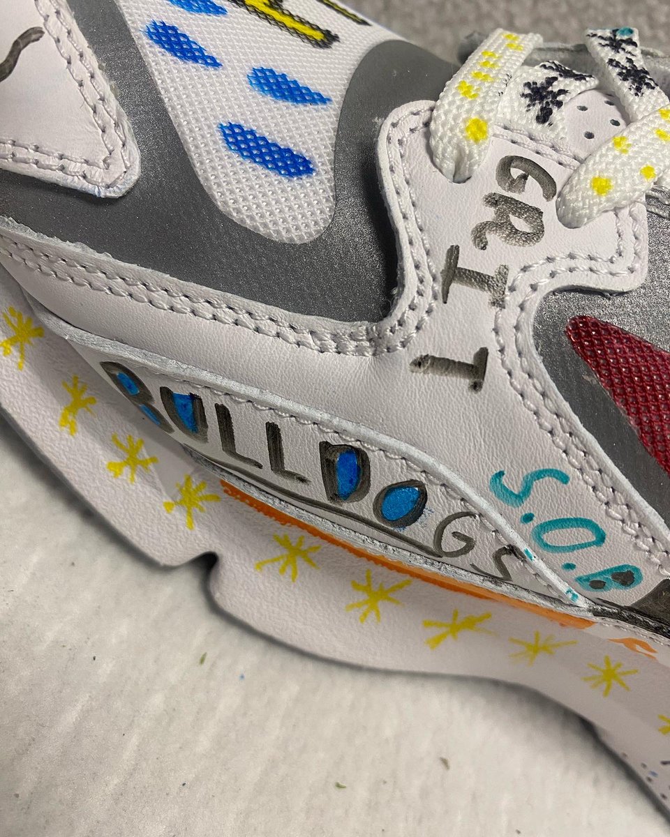 CitadelHoops's tweet photo. Over the past week, with the help of @MUSCHealth, kids from @MUSCKids have been designing the shoes our coaches will wear TOMORROW night in our game vs Mercer. Join us at McAlister on 1/24 to see them on our coaches feet!👟 #SuitsAndSneakers @CoachesvsCancer https://t.co/9v6hK6vkWA